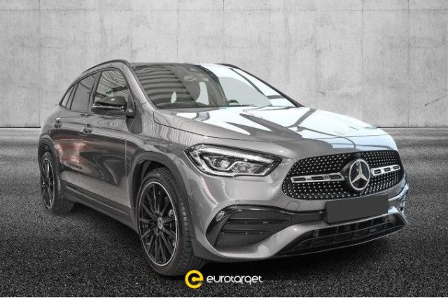 MERCEDES-BENZ GLA 200 Automatic Premium 