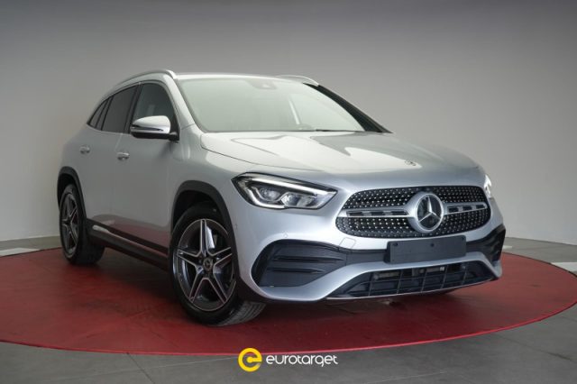 MERCEDES-BENZ GLA 200 Automatic Premium 