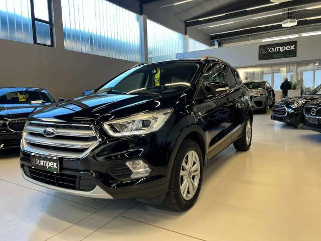 FORD Kuga Nero pastello