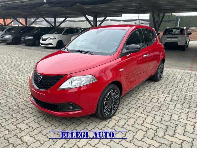 LANCIA Ypsilon Rosso pastello