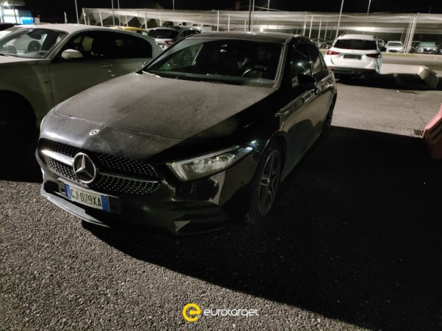 MERCEDES-BENZ A 200 d Automatic Premium 