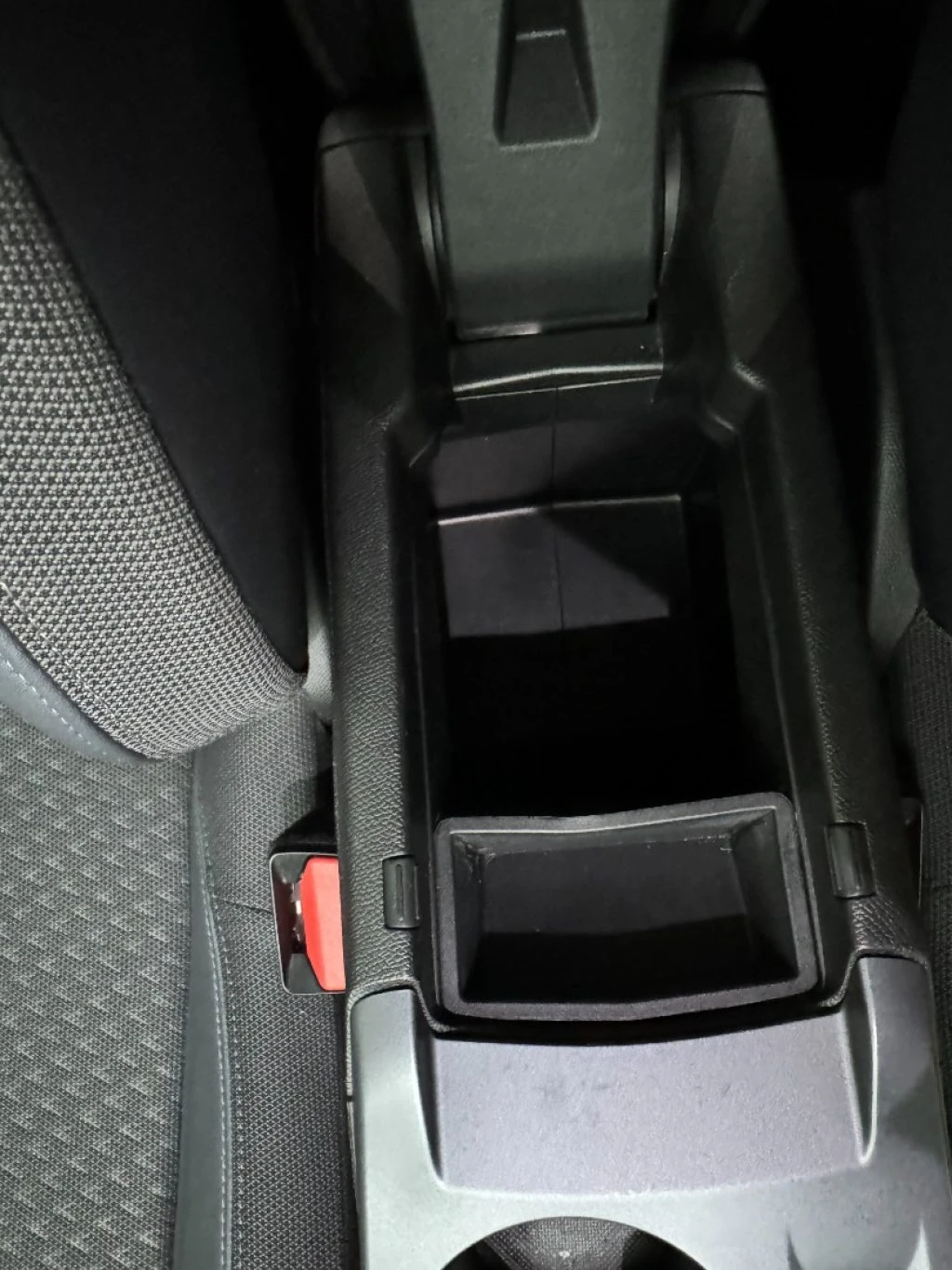 PEUGEOT 2008 PureTech Turbo 130 S&S Allure - 23