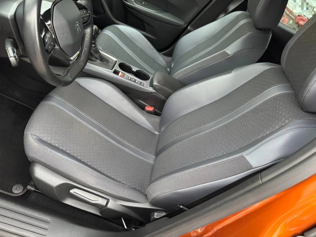 PEUGEOT 2008 PureTech Turbo 130 S&S Allure - 14