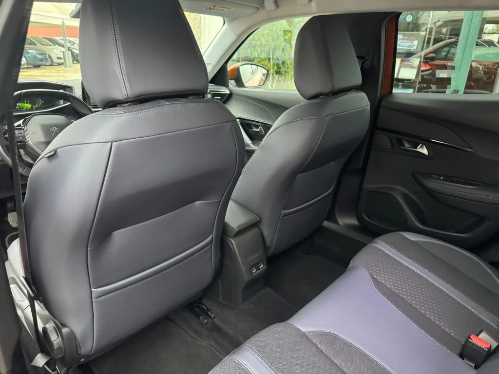 PEUGEOT 2008 PureTech Turbo 130 S&S Allure - 29