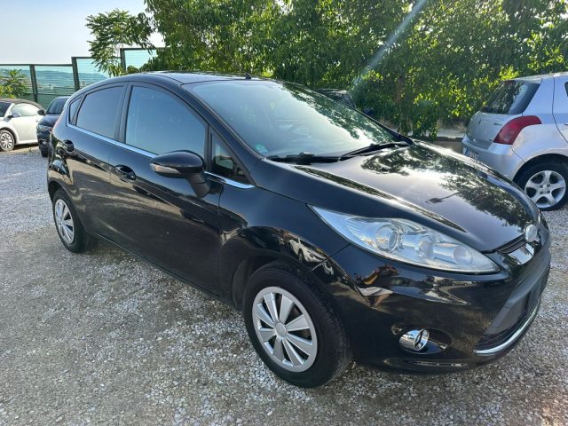 FORD Fiesta + 1.4 TDCi 68CV 5 porte 