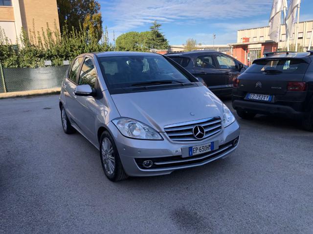 MERCEDES-BENZ A 180 Grigio metallizzato