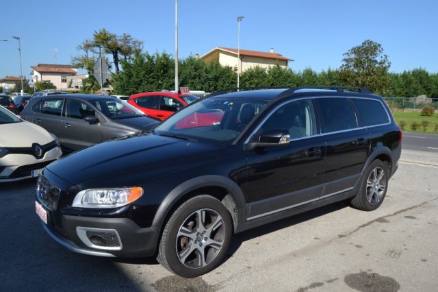 VOLVO XC70 D5 AWD Summum 