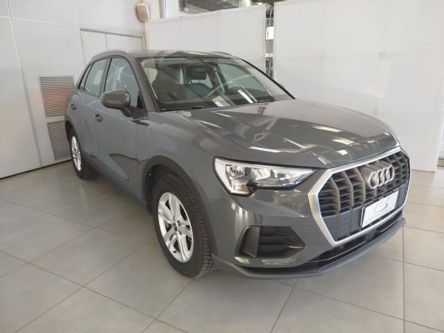 AUDI Q3 35 TDI S tronic Business 