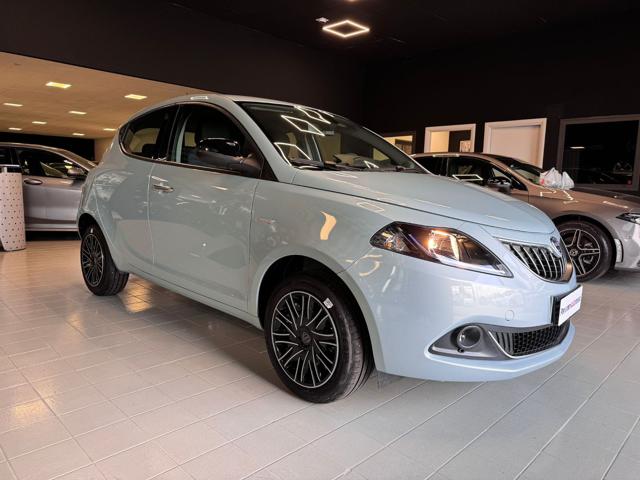 LANCIA Ypsilon verde acqua perlato