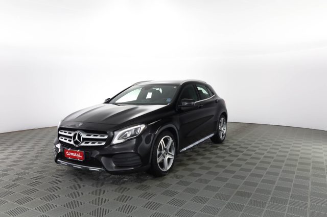 MERCEDES-BENZ CLA sse GLA GLA 180 Premium 