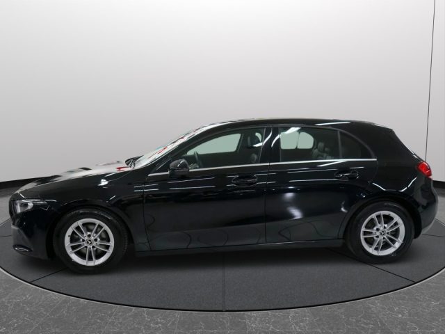 MERCEDES-BENZ A 180 22