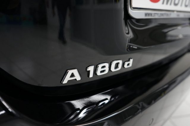 MERCEDES-BENZ A 180 32