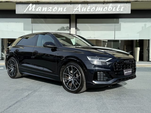 AUDI Q8 Nero metallizzato