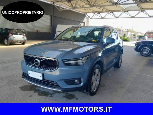 VOLVO XC40 T2 MOMENTUM PRO 