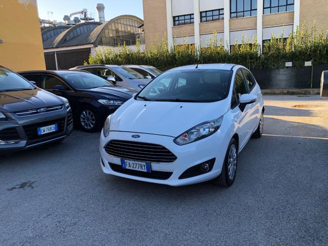 FORD Fiesta Bianco pastello