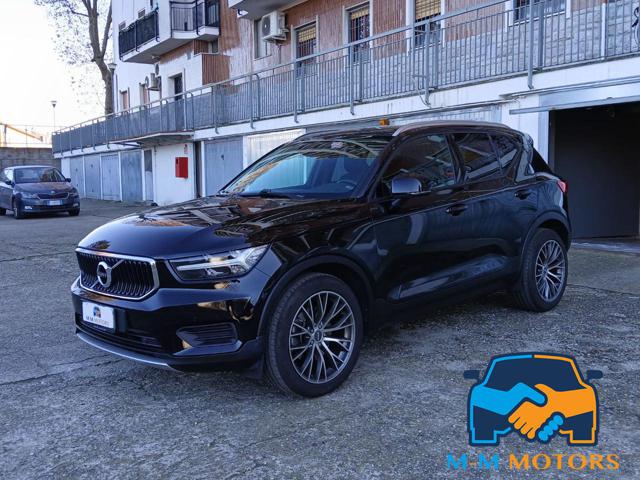 VOLVO XC40 D3 AWD Geartronic Momentum 