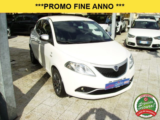 LANCIA Ypsilon 1.2 69 CV 5 porte Platinum 