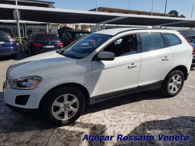 VOLVO XC60 D4 4WD Momentum 