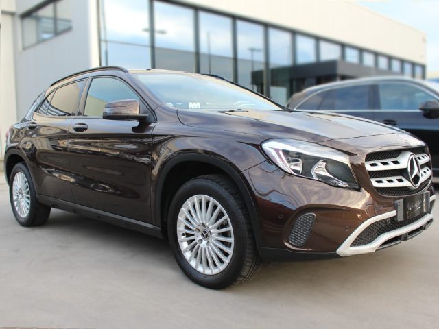 MERCEDES-BENZ GLA 200 d Automatic 4Matic Sport 