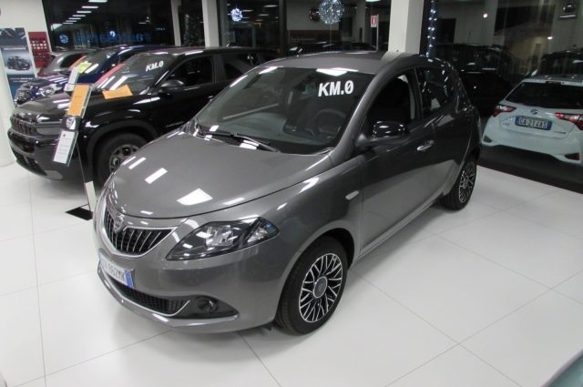 LANCIA Ypsilon 1.0 FireFly 70cv Hybrid Platino - Grigio Pietra 