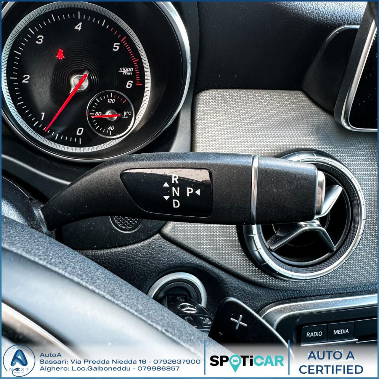 MERCEDES-BENZ CLA 200 d Automatic Business - 22