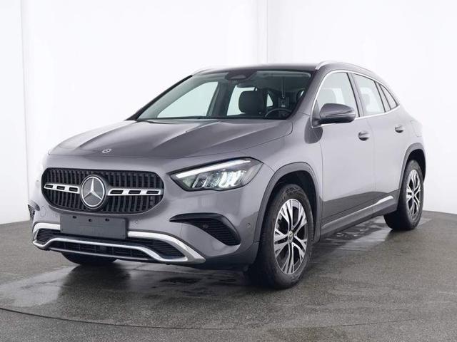 MERCEDES-BENZ GLA 180 Automatic Progressive Advanced 