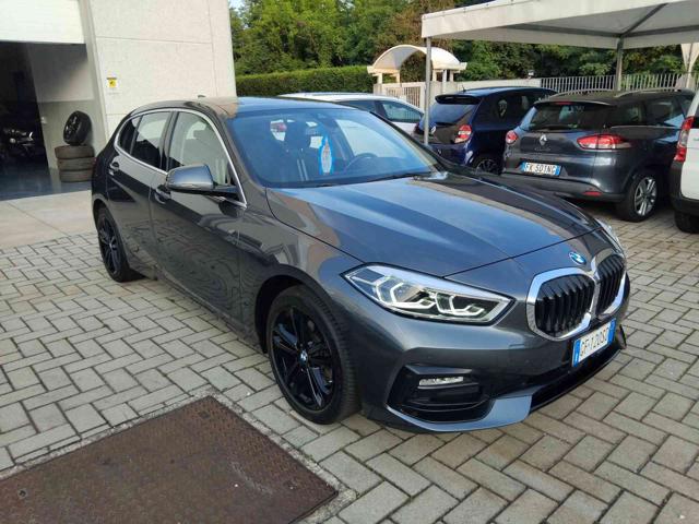 BMW 118 i 5p. 