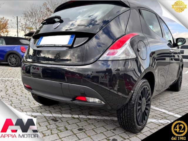 LANCIA Ypsilon 1.0 FireFly 5 porte S&S Hybrid Ecochic Silver 