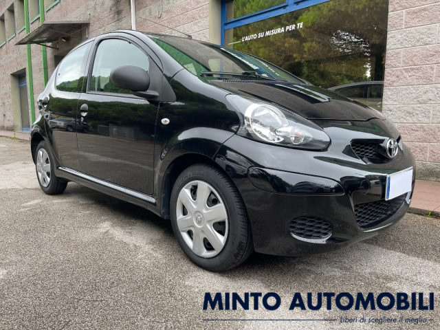 TOYOTA Aygo 5 PORTE 1.0 68CV CLIMA ADATTA PER NEOPATENTATI Usato