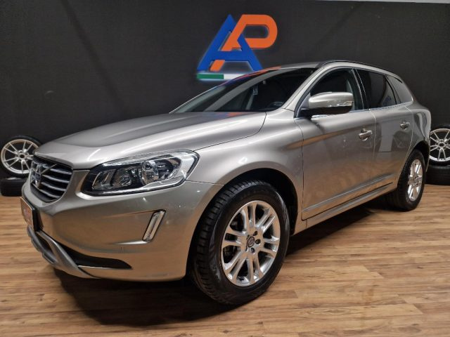 VOLVO XC60 D4 AWD Geartronic R-design Momentum 