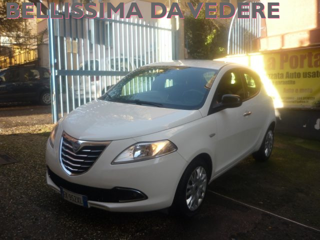 LANCIA Ypsilon Bianco pastello