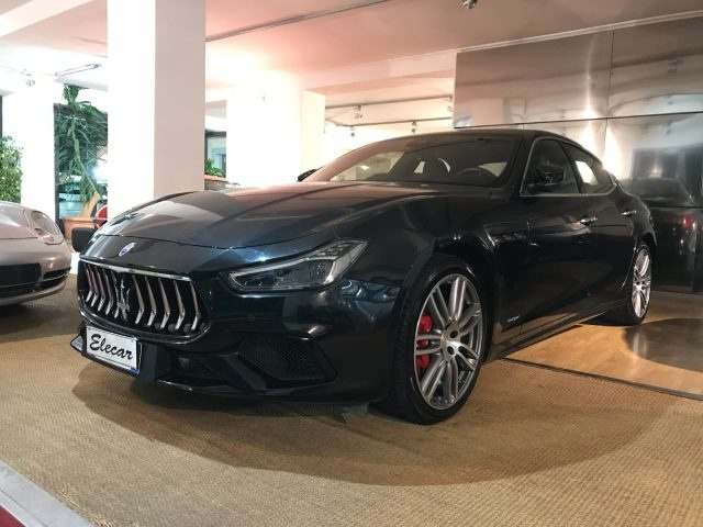 MASERATI Ghibli Nero metallizzato