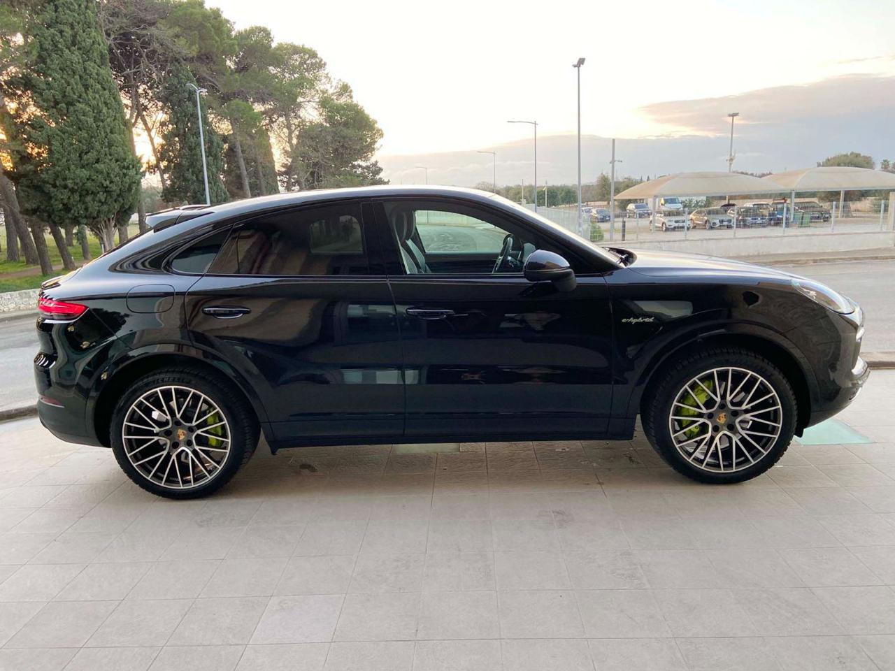 PORSCHE Cayenne Coupé 3.0 V6 E-Hybrid CERCHI 21-TETTO PAN. - 4
