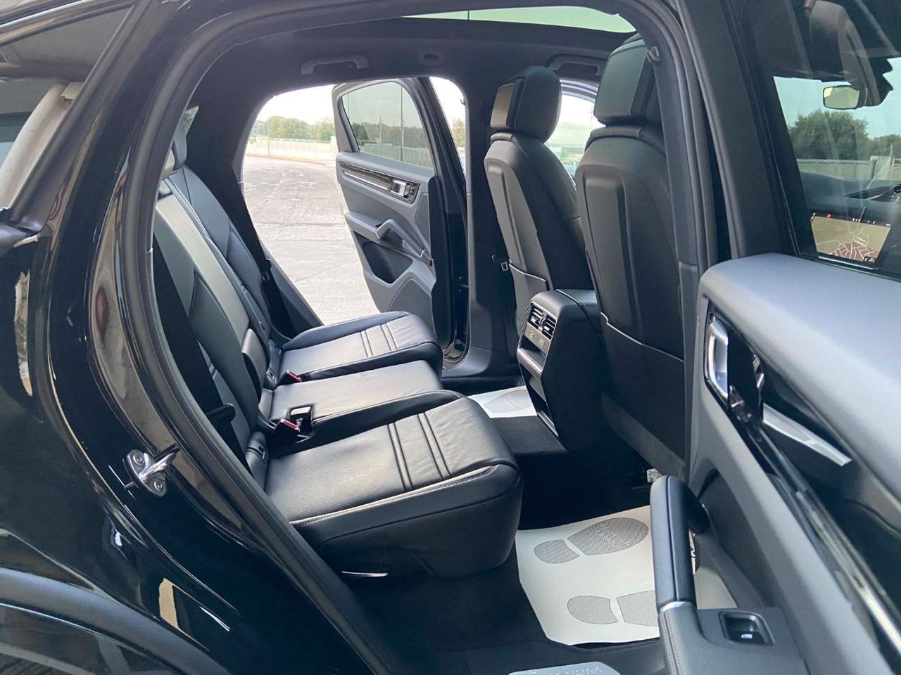 PORSCHE Cayenne Coupé 3.0 V6 E-Hybrid CERCHI 21-TETTO PAN. - 12