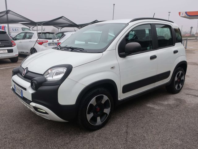 FIAT Panda Panda 1.0 hybrid City Cross s&s - Per Neopat. 