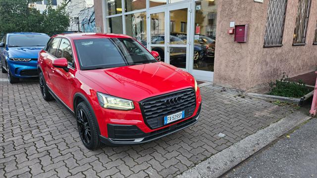 AUDI Q2 Rosso metallizzato