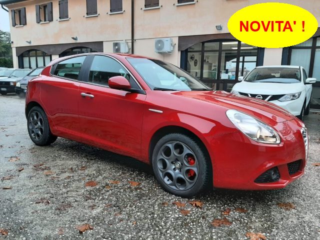 ALFA ROMEO Giulietta Rosso pastello