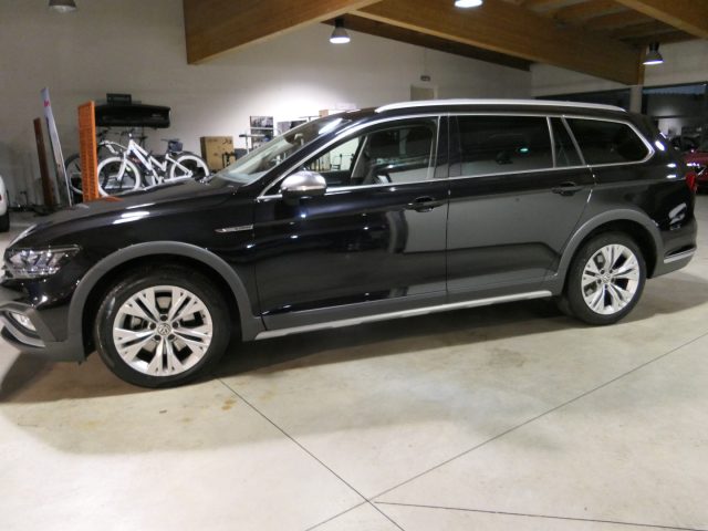 VOLKSWAGEN Passat Alltrack Nero metallizzato