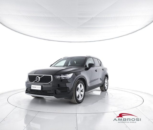 VOLVO XC40 T2 Momentum 