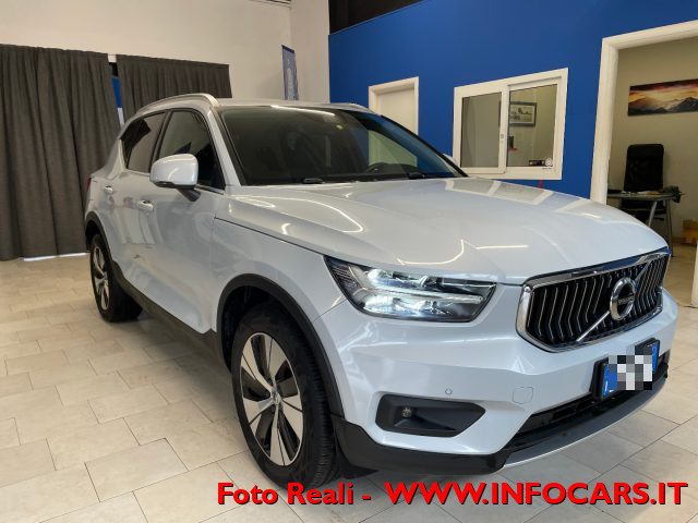 VOLVO XC40 Bianco metallizzato