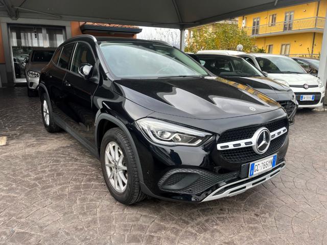 MERCEDES-BENZ GLA 200 Nero Ossidiana metallizzato