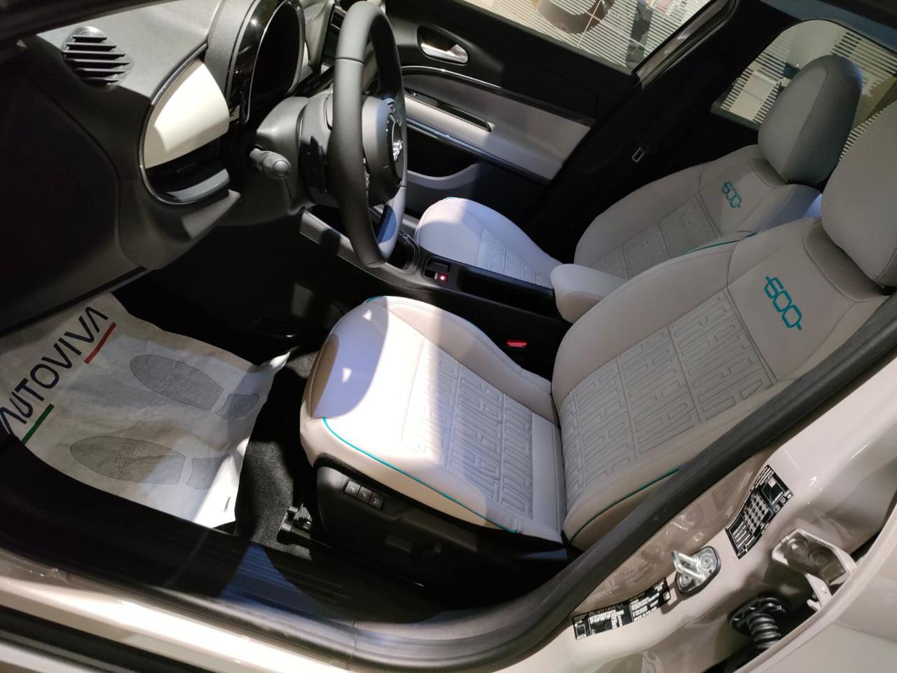 FIAT 600 Hybrid DCT MHEV La Prima 100CV - 9