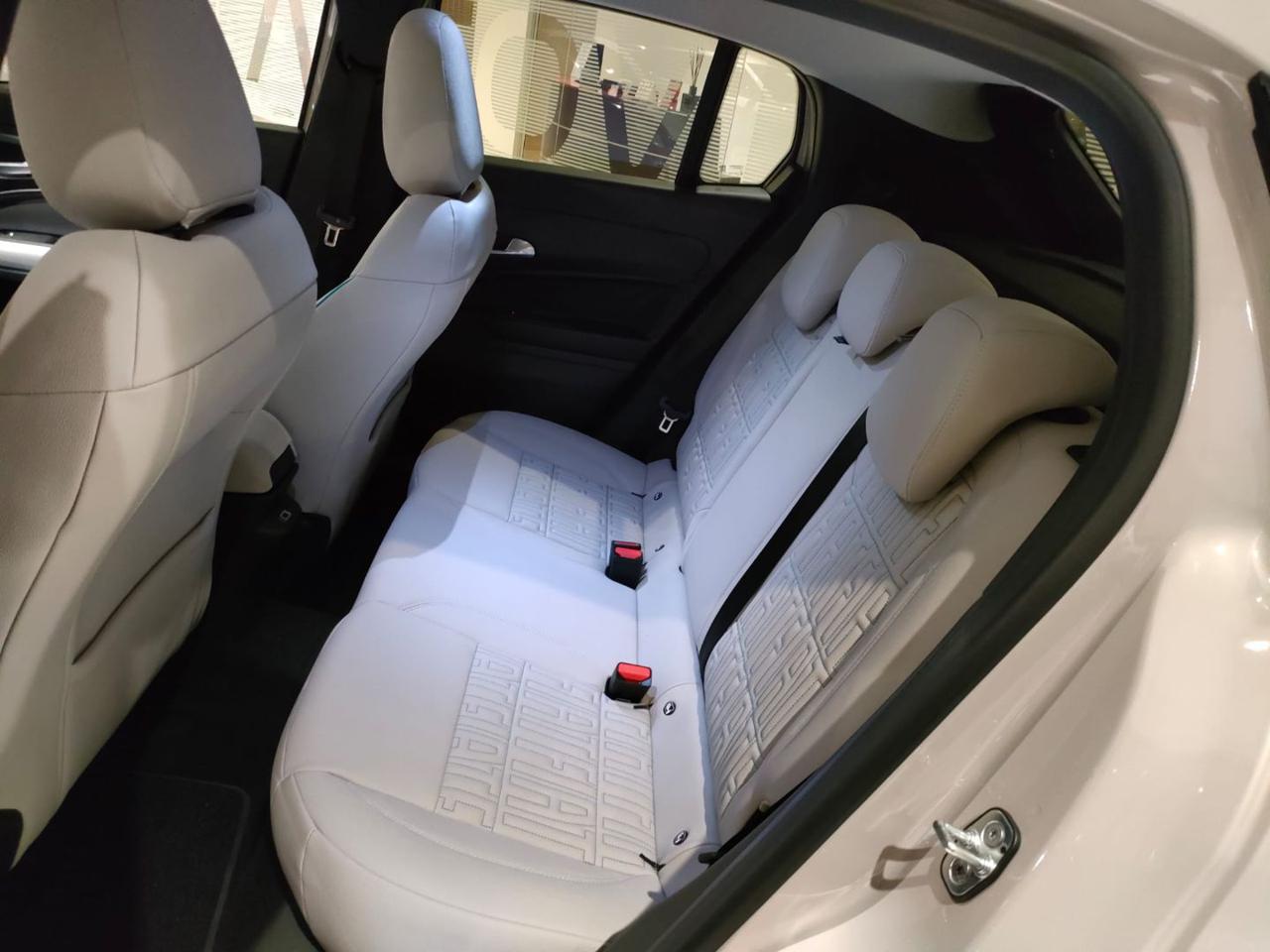 FIAT 600 Hybrid DCT MHEV La Prima 100CV - 10