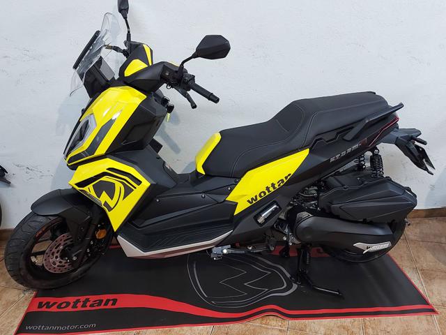 WOTTAN MOTOR Storm-V 125 Giallo metallizzato