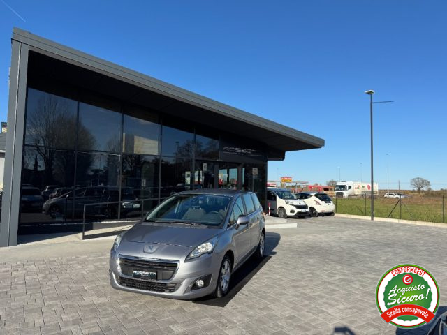 PEUGEOT 5008 1.6 HDi 7 POSTI 