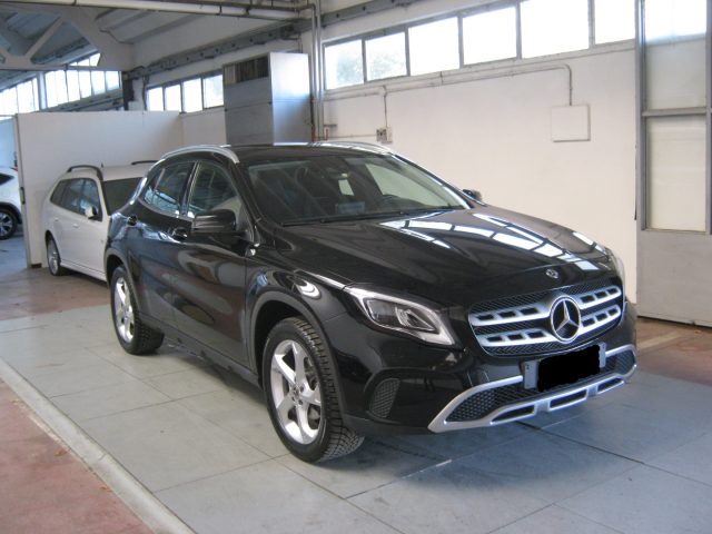 MERCEDES-BENZ GLA 200 d Automatic Sport 