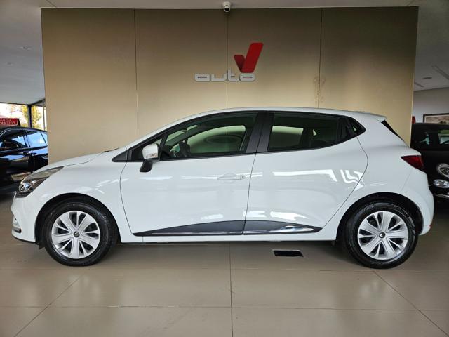 RENAULT Clio Bianco pastello