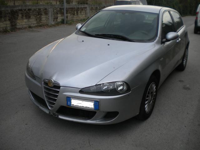 ALFA ROMEO 147 1.9 JTD (120) 5 porte Distinctive 