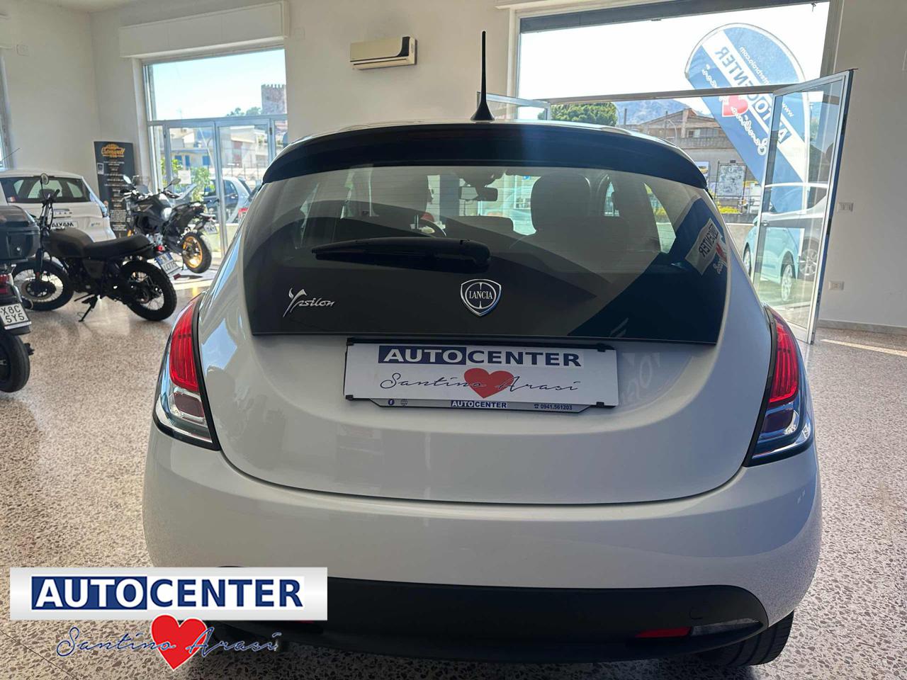 LANCIA Ypsilon 1.0 FireFly 5 porte S&S Hybrid Silver Plus - 3