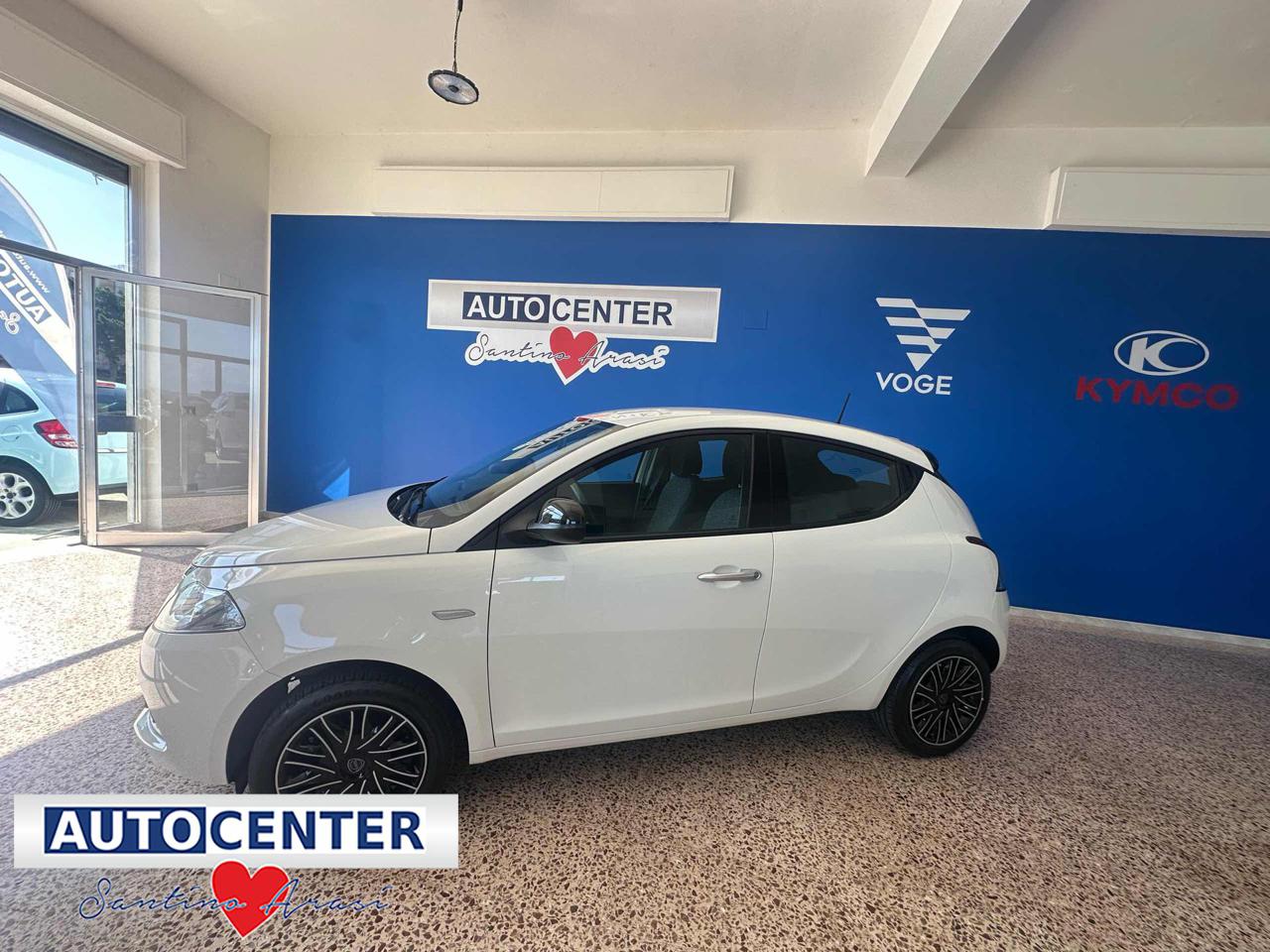 LANCIA Ypsilon 1.0 FireFly 5 porte S&S Hybrid Silver Plus - 2